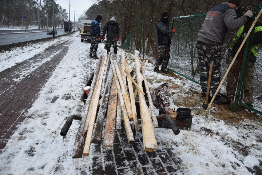 Rozpoczęło się już ogradzanie terenu placu budowy.