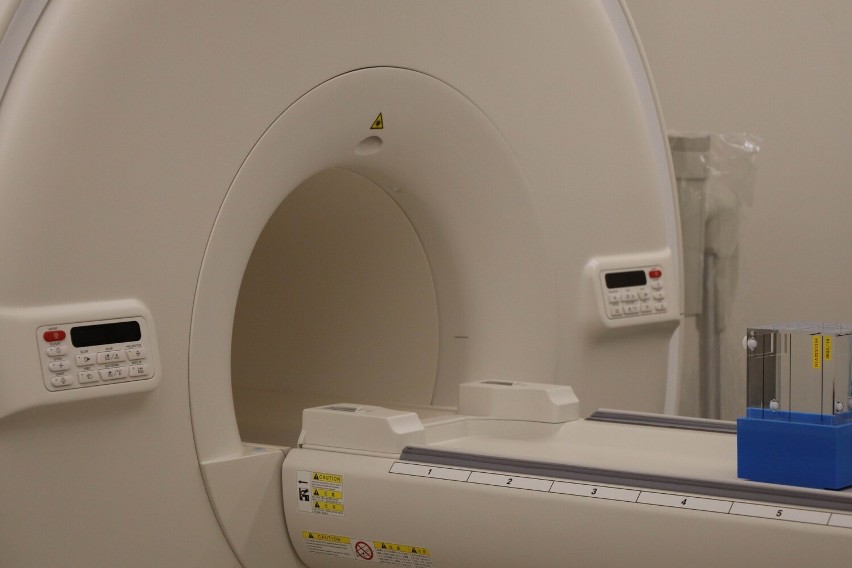 Pracownia rezonansu magnetycznego w olkuskim Nowym Szpitalu otwarta. Medycy będą korzystali z najnowocześniejszego sprzętu. Zobacz zdjęcia 