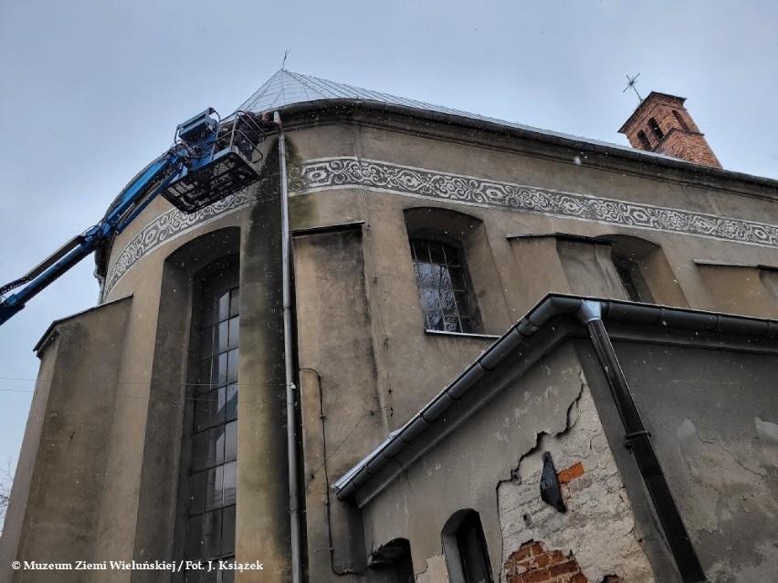 Pierwsze remonty kościoła ewangelickiego w Wieluniu po zmianie właściciela