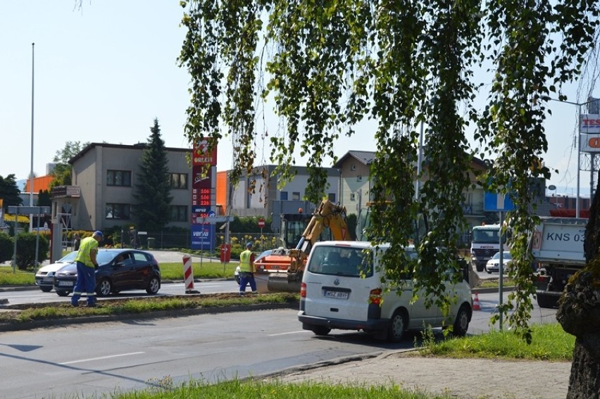 Nowy Sącz. Lewoskręt z ulicy Prażmowskiego w Lwowską będzie dłuższy