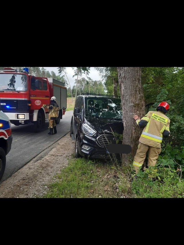 Skutki zderzenia z drzewem