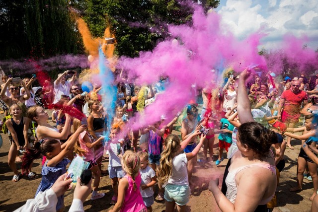 Plaża w Pieczyskach oficjalnie otwarta w sobotę 17 lipca. Działo się sporo