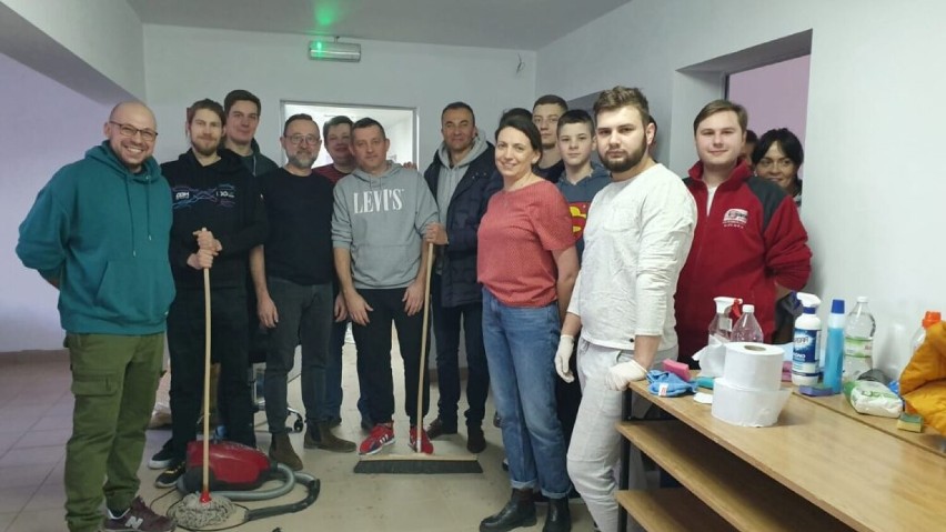 Studenci i pracownicy  PWSZ w Chełmie każdego dnia służą pomocą uchodźcom z Ukrainy