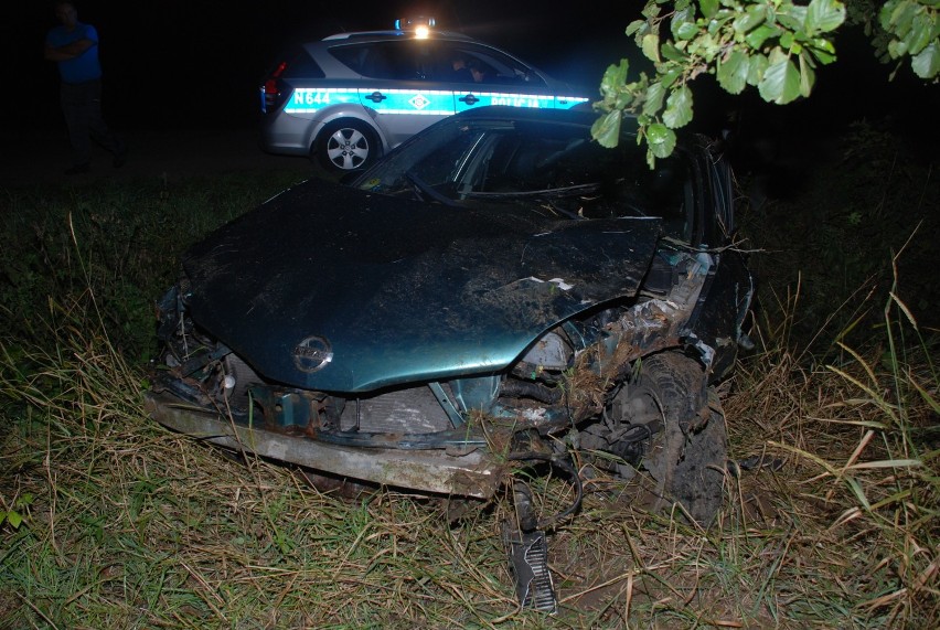 Wypadek w Grabówku. Samochód wpadł do rowu, ranny kierowca [ZDJĘCIA]