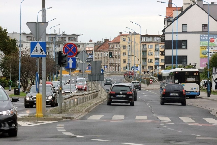 W poniedziałek utrudnienia w rejonie mostu na ul. Wrocławskiej w Legnicy. Zmiana organizacji ruchu przez modernizację sieci ciepłowniczej