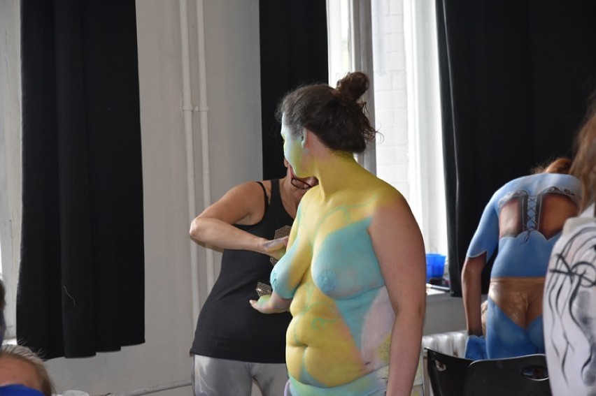 Warsztaty  Body Painting w legnickim Avatarze [ZDJĘCIA]