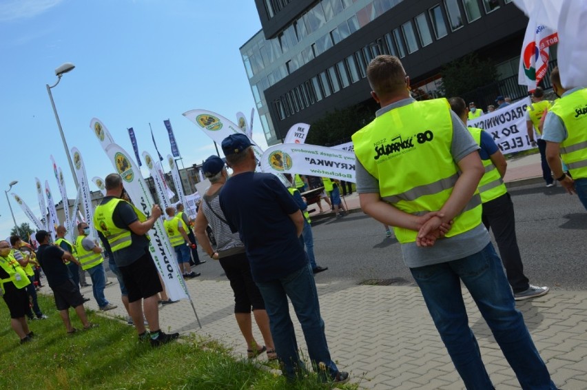 Posłowie sprawdzają dokumenty w PGE GiEK. Co szczególnie ich interesuje?