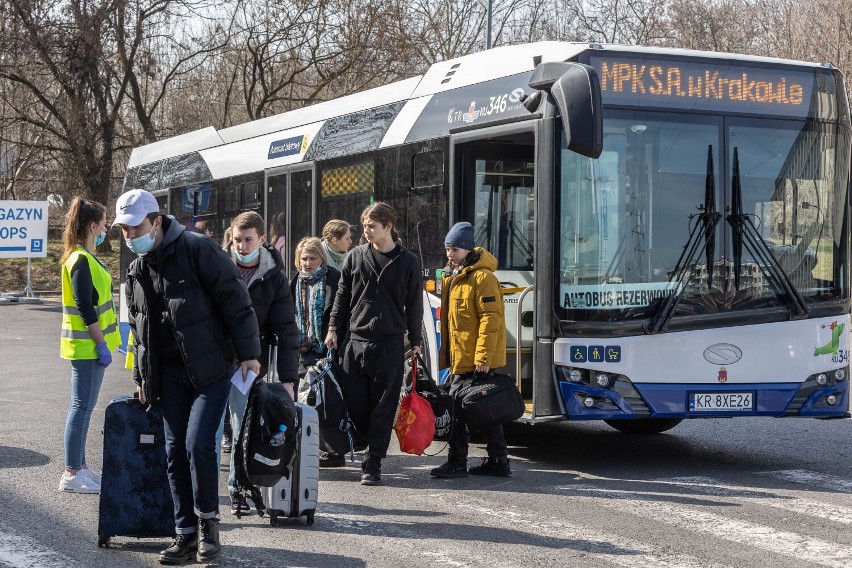 Pomoc dla Ukrainy. Bezpłatne bilety autobusowe dla uchodźców na 30 dni