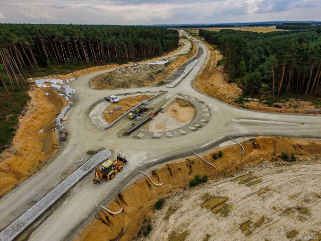 Zakończenie robót na obwodnicy Praszki zaplanowane jest w czwartym kwartale 2022 roku.
