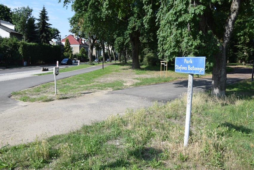 Nowa ścieżka rowerowa wzdłuż parku w Stargardzie. Zobaczcie, jak wygląda. Roboty jeszcze trwają