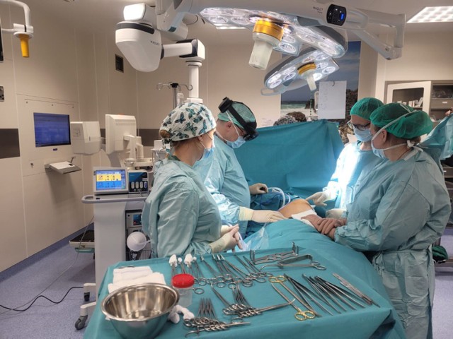 Operacje z wykorzystaniem technologii wirtualnej i rozszerzonej rzeczywistości stanowią znaczący krok naprzód w dziedzinie chirurgii pediatrycznej