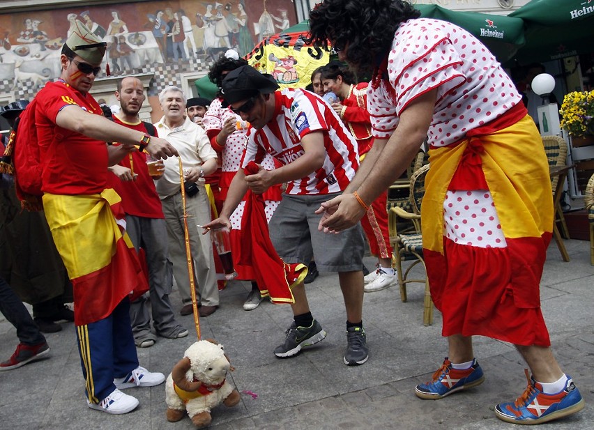 Euro 2012: Kibice Hiszpanii i Włoch w Gdańsku dopingują swoje drużyny [ZDJĘCIA, FILMY]
