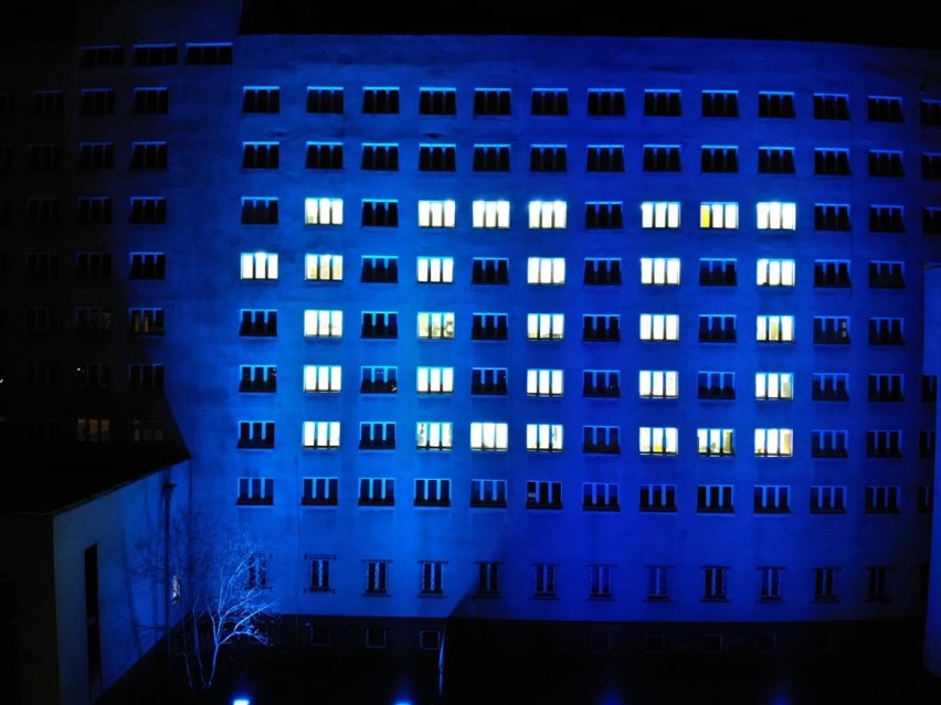 Iluminacje na budynku komendy przy Bydgoskiej
