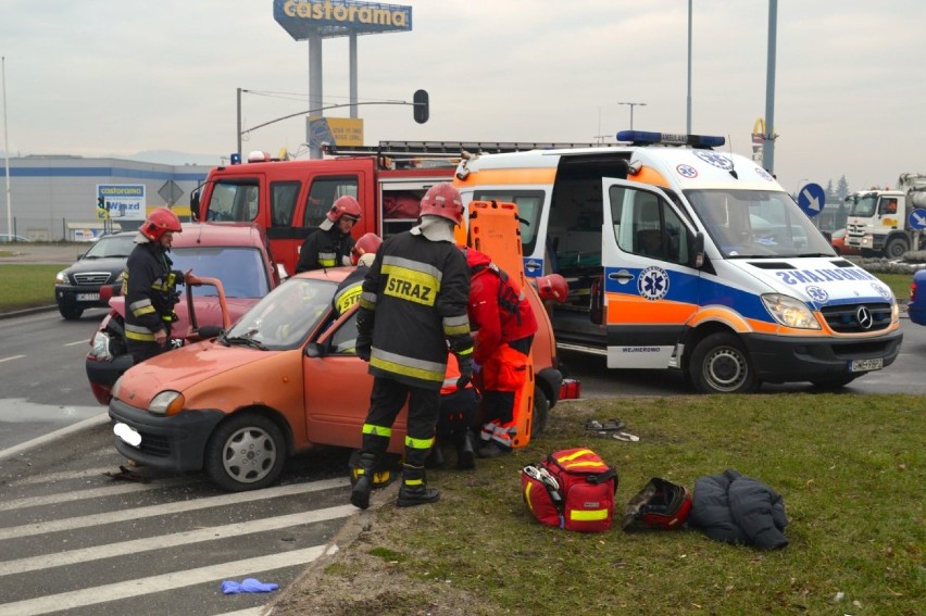 Wypadek w Rumi: Zderzenie dwóch aut, dwie osoby zostały...
