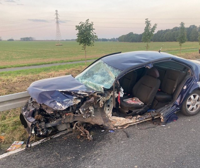 Wypadek na trasie Charbielin - Głuchołazy. Nie żyje jedna osoba.