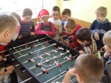 Sportowe Mikołajki w Miechucinie - bawiły się drużyny z Miechucina, Reskowa i Borzestowa