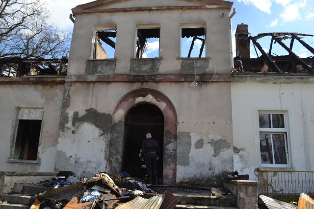 Dworek w Polaszkach kilka dni po pożarze