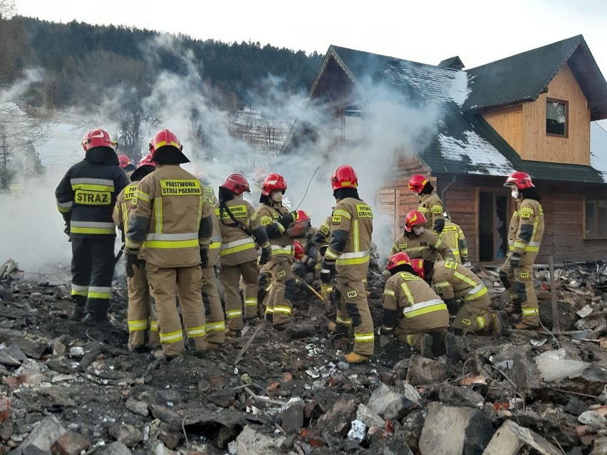 Wybuch gazu w Szczyrku - olbrzymia tragedia. Osiem osób nie żyje, w tym czwórka dzieci. Zakończono akcję ratunkową