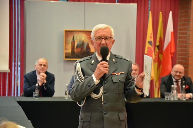 Uroczystość nadania tytułu Honorowego Obywatela Olkusza pułkownikowi Stanisławowi Bartoszcze