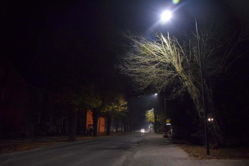 Chodzież: Nowe lampy wzdłuż ulicy Paderewskiego [FOTO]