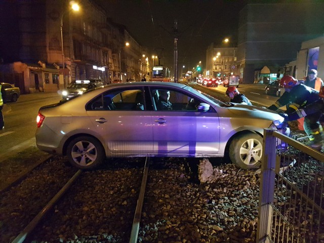 Wypadek na Zachodniej w Łodzi. Dwie osoby ranne