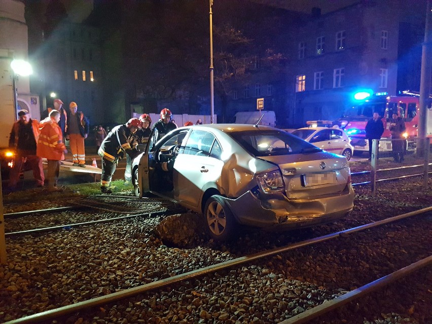 Wypadek na Zachodniej w Łodzi. Dwie osoby ranne