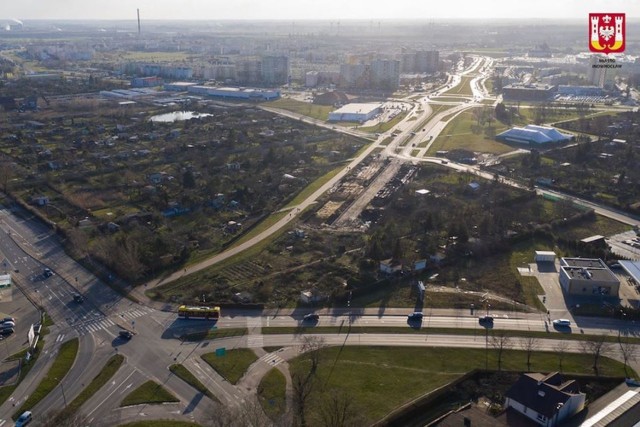 Ostatni odcinek ulicy Glempa będzie posiadać m. in. dwie jezdnie z nawierzchni bitumicznej o szerokości 7 metrów, jezdnię manewrową wzdłuż zatok parkingowych oraz chodniki.