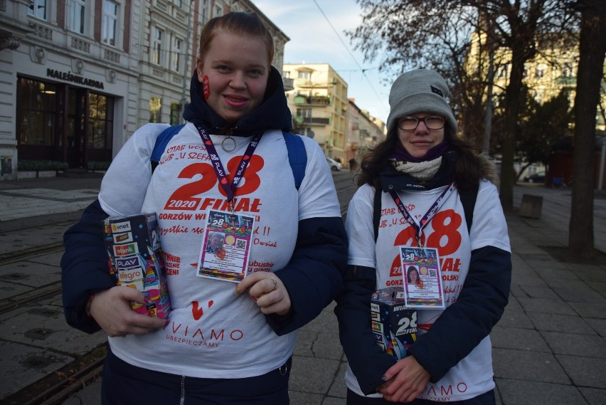 W Gorzowie do puszek WOŚP zbiera około 400 wolontariuszy.