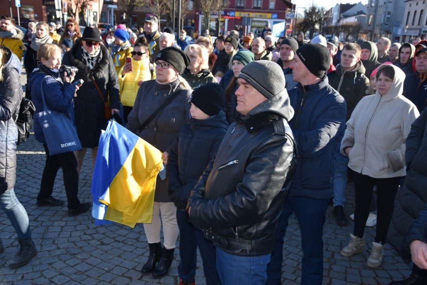 Kartuzy. Manifestacja poparcia dla Ukrainy na kartuskim Rynku 
