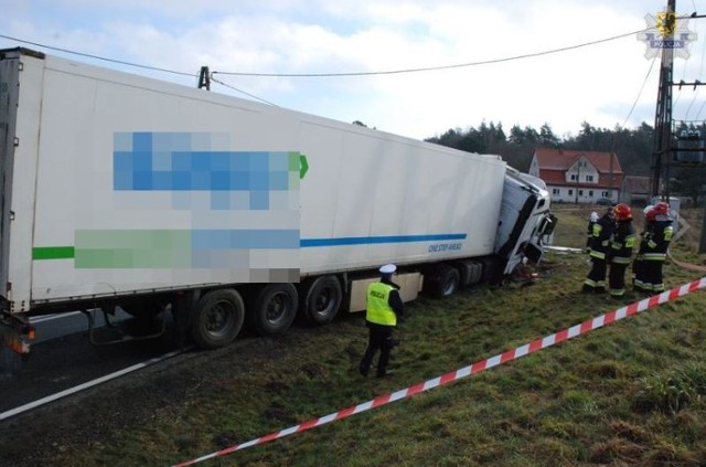 Niedawno na drodze 25 w Wierzchowie Dworcu doszło do groźnego wypadku