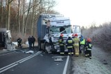 Zderzenie dwóch ciężarówek i samochodu w Zaroślu pod Grudziądzem [wideo, zdjęcia]