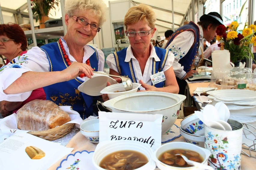 Jarmark św. Dominika 2012: Festiwal Pomorskie Smaki. Mieczysław Struk gotował zupę rybną - ZDJĘCIA