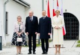 Prezydent Andrzej Duda i prezydent Węgier odwiedzili Stary Sącz. To pierwsza wizyta zagraniczna nowego prezydenta Węgier