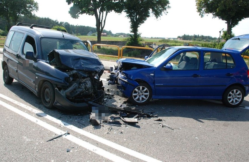 Wypadek na krajowej szóstce w Kębłowie