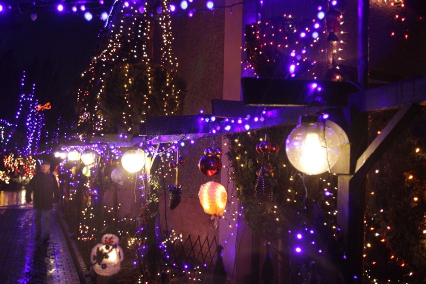 Święta 2018. Najbardziej rozświetlony dom na Śląsku jest w Przyszowicach. Są tu tysiące lampek ZDJĘCIA