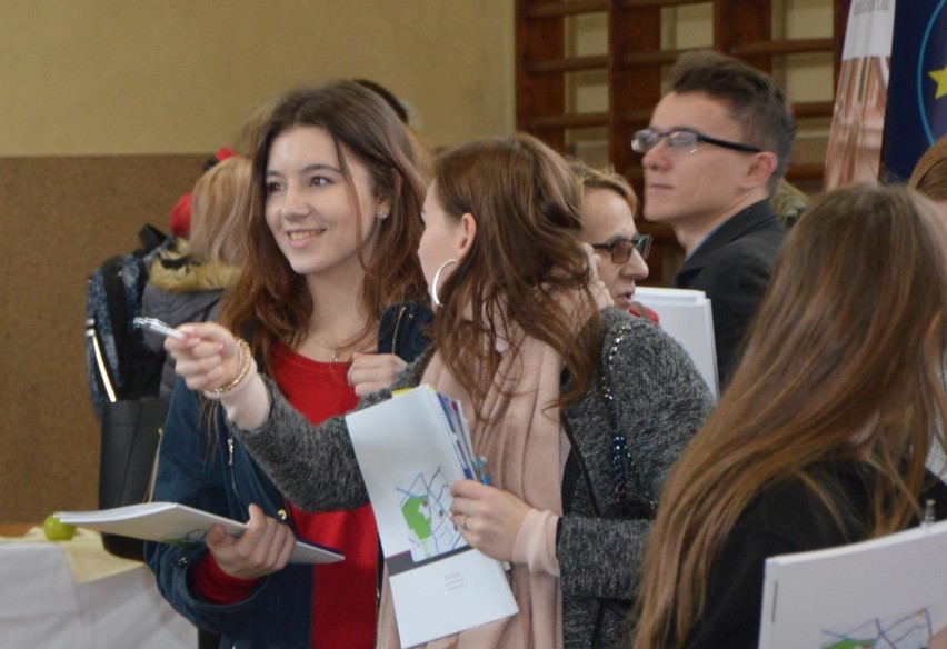 Akademickie Targi Edukacyjne 2019 w Łowiczu [ZDJĘCIA]