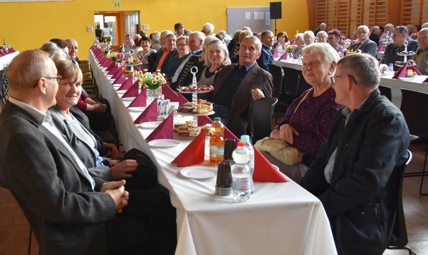 Seniorzy z gminy Kotla spotkali się na swoim święcie. ZDJĘCIA 