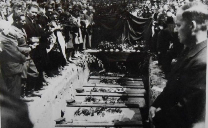 Pogrzeb uczestników bitwy pod Benicami oraz zastrzelonego...
