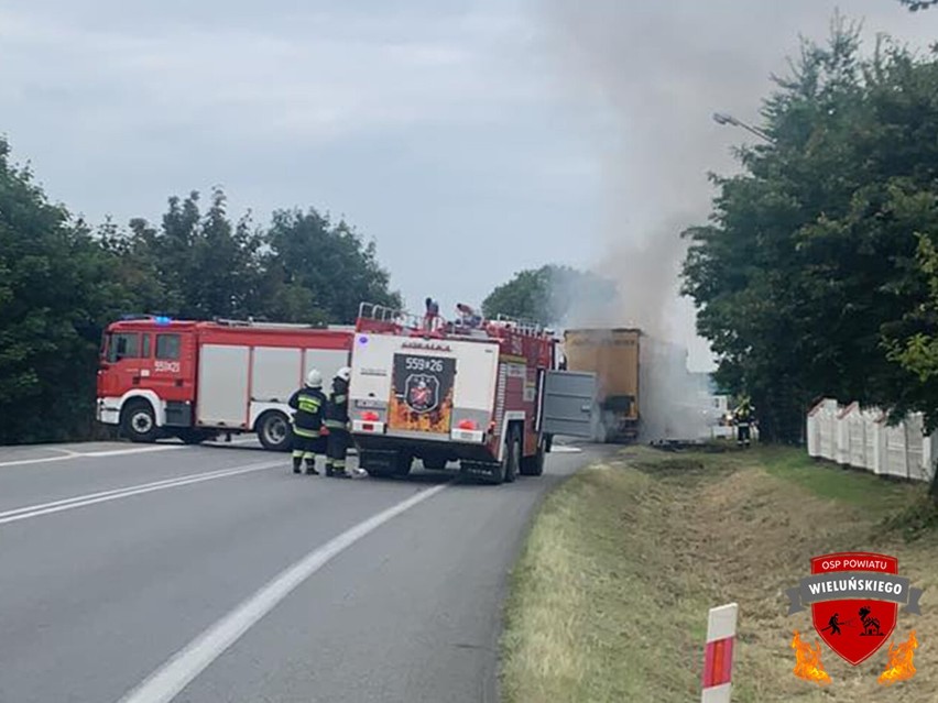 Pożar ciężarówki na DK 74 w okolicy Wielunia 