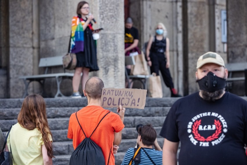 Kraków. Protest przeciwko brutalności policji. "Mamy dość bezkarności policji"