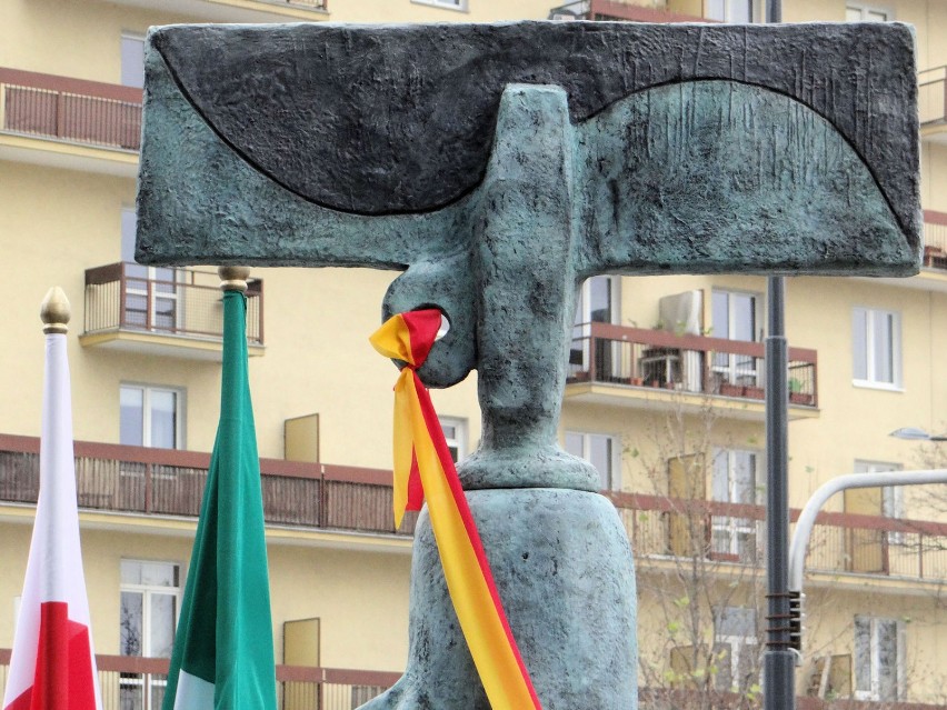 fragment rzeźby "Toreador" Juana Soriano