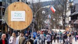 Zakopane. Biznes turystyczny w górach cierpi teraz na... brak ludzi do pracy. "Robota w tej branży stała się niepewna". Stawki rosną