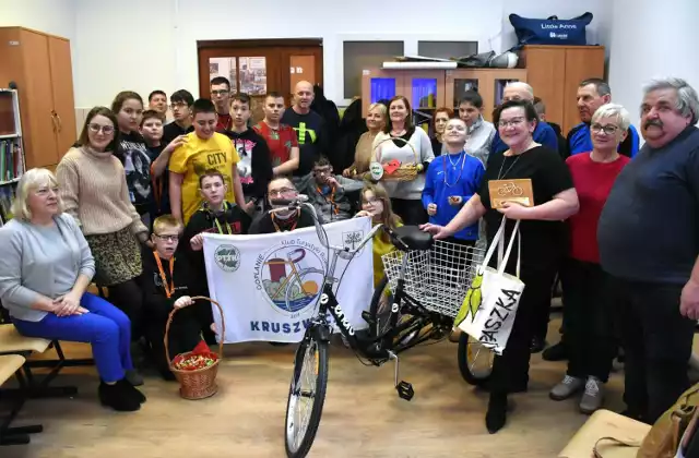 Uwieńczeniem realizacji projektu Niepełnosprawni sprawni z Fundacją PZU - Mały Książę był zakup trójkołowego roweru, na którym uczniowie Ośrodka Szkolno-Wychowawczego w Strzelnie będą się uczyć jazdy