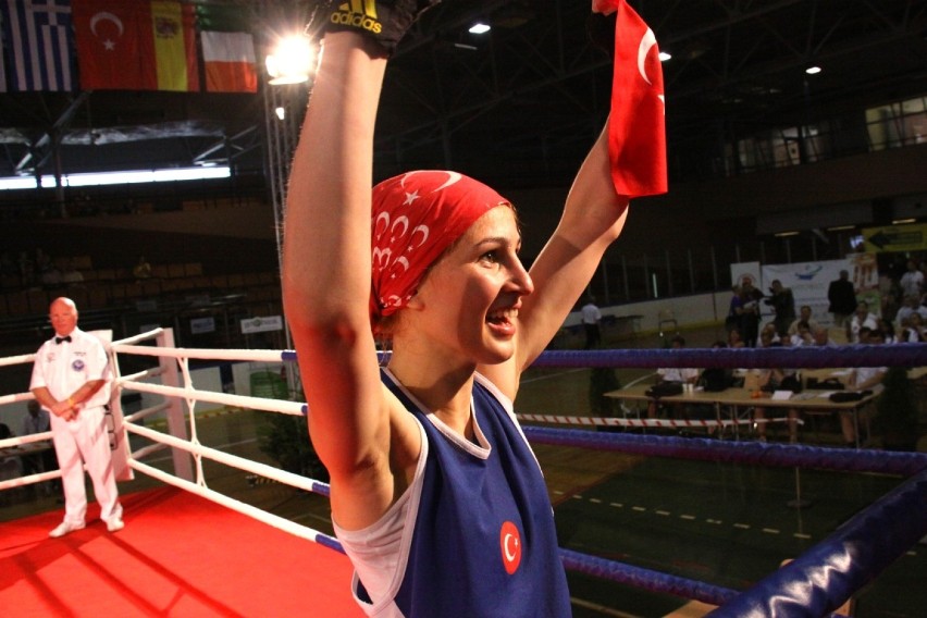 Dziewczyny, które się biją. Mistrzostwa Unii Europejskiej kobiet w boksie na 21 fotografiach