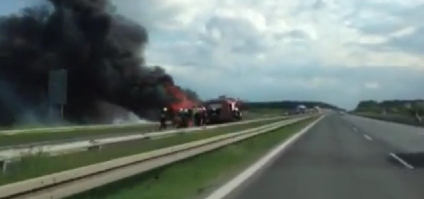 Na DK1 w Wikłowie zapalił się samochód ciężarowy. Kierowca trafił do szpitala