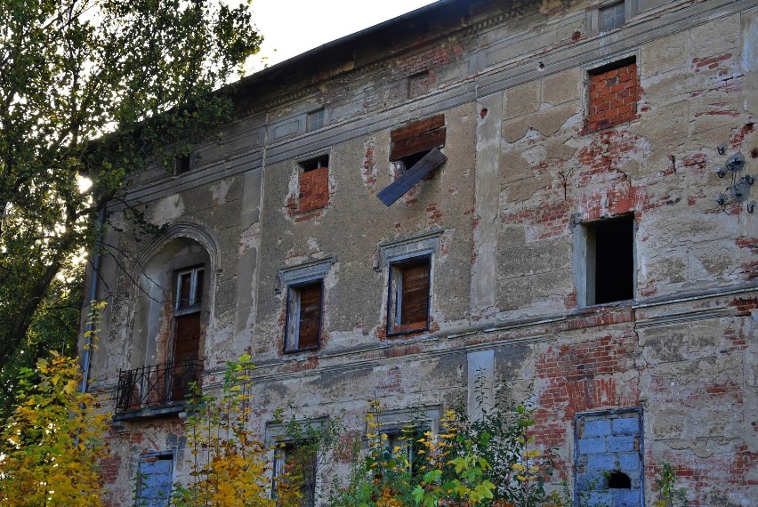 Zobacz wyjątkowe zdjęcia z opuszczonego XIX wiecznego pałacu
