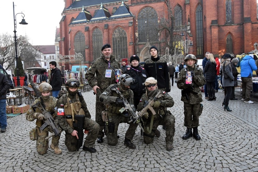 Wielka Orkiestra Świątecznej Pomocy już gra w Legnicy [ZDJĘCIA]