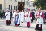 Chrzypsko Wielkie. Setki wiernych witały kopię obrazu Matki Boskiej Częstochowskiej w parafii pw. Św. Wojciecha Biskupa Męczennika