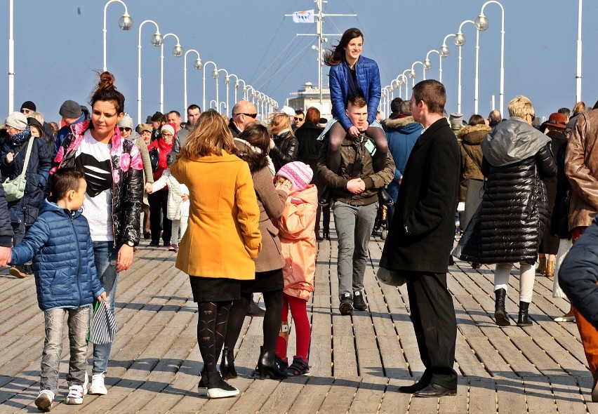 Tłumy w Sopocie na wielkanocnym spacerze