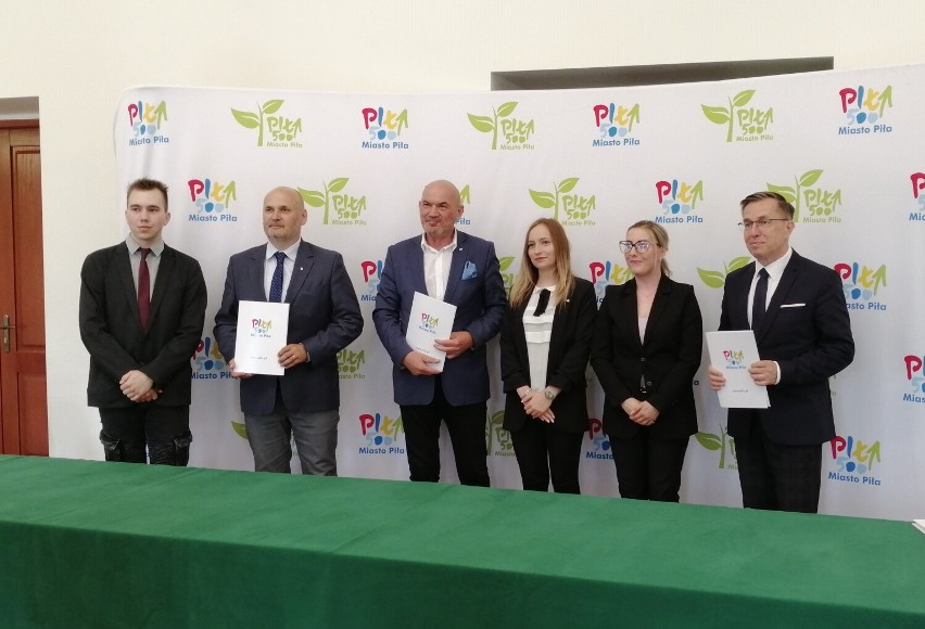 Trzy pilskie uczelnie wraz z prezydentem Piły podpisały umowę o organizacji Juwenaliów 2022. Kto wystąpi?